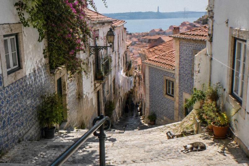 Hidden Alfama Free Tour: History, Mysteries, and Legends